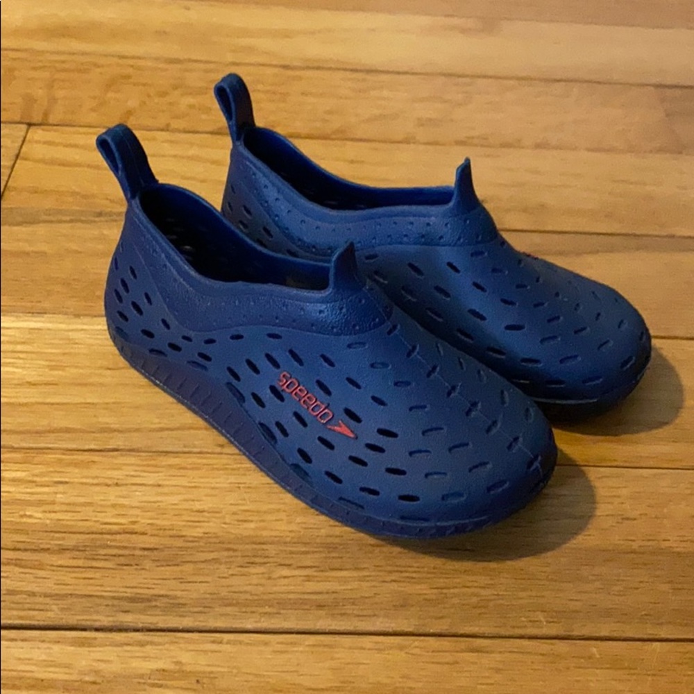 Speedo water shoes